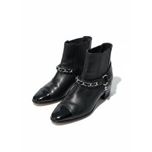 Chanel Interlocking CC Logo Patent Cap Toe Leather Chelsea Boots Black Size 38.5
